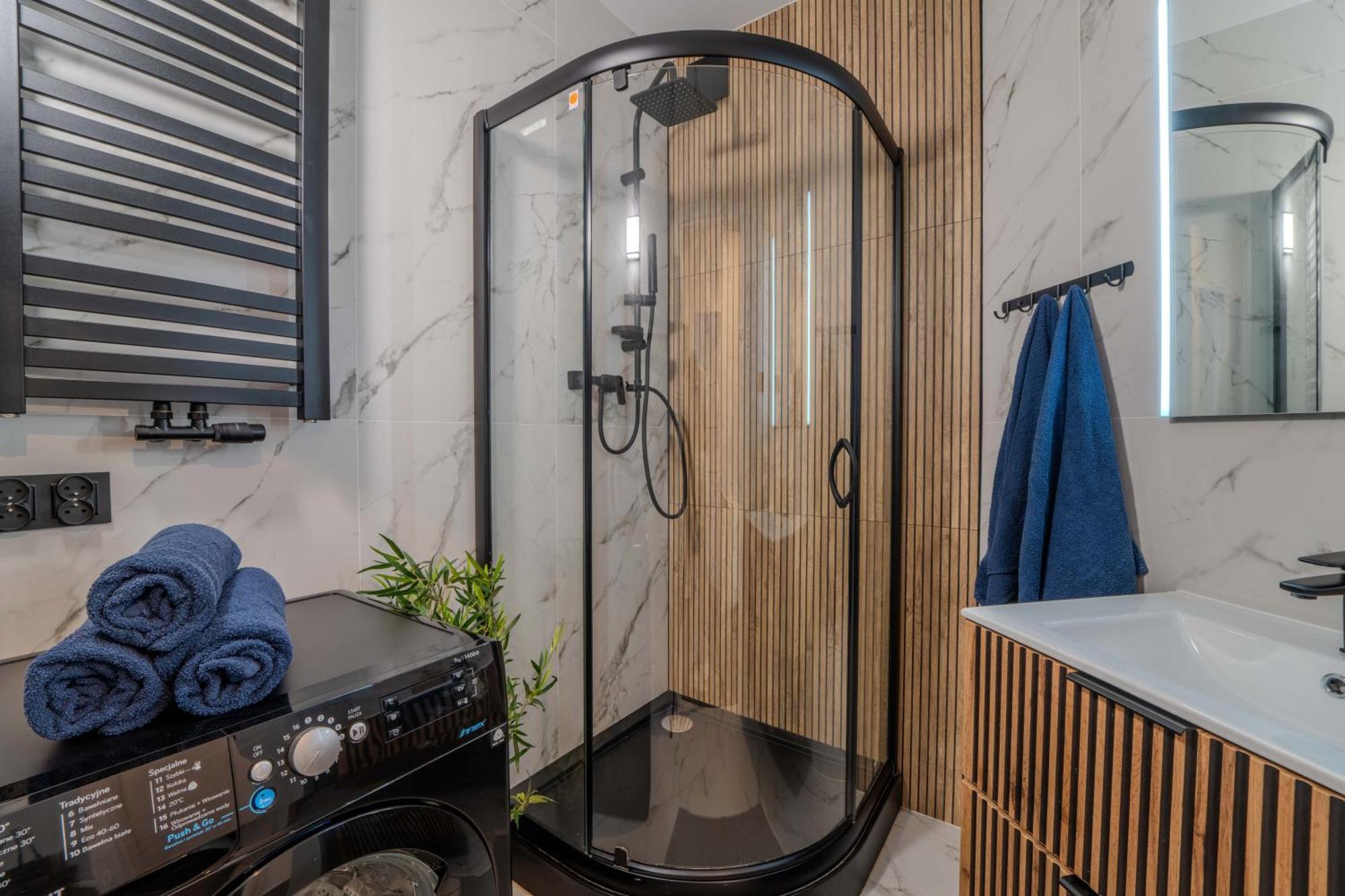 New Large Modern Apartment - City Center - 60M2 - Lift - Parking Wrocław Eksteriør bilde