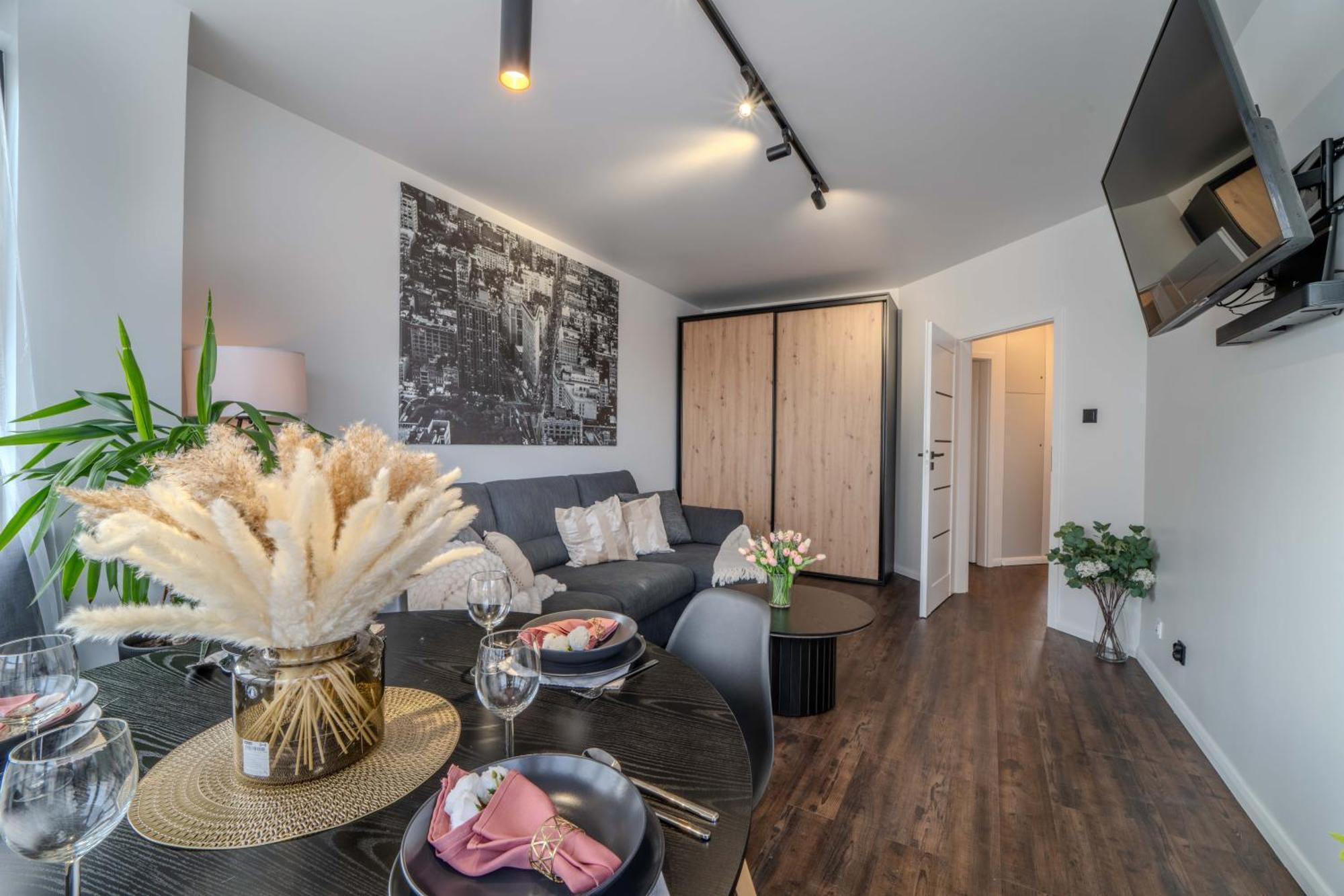 New Large Modern Apartment - City Center - 60M2 - Lift - Parking Wrocław Eksteriør bilde