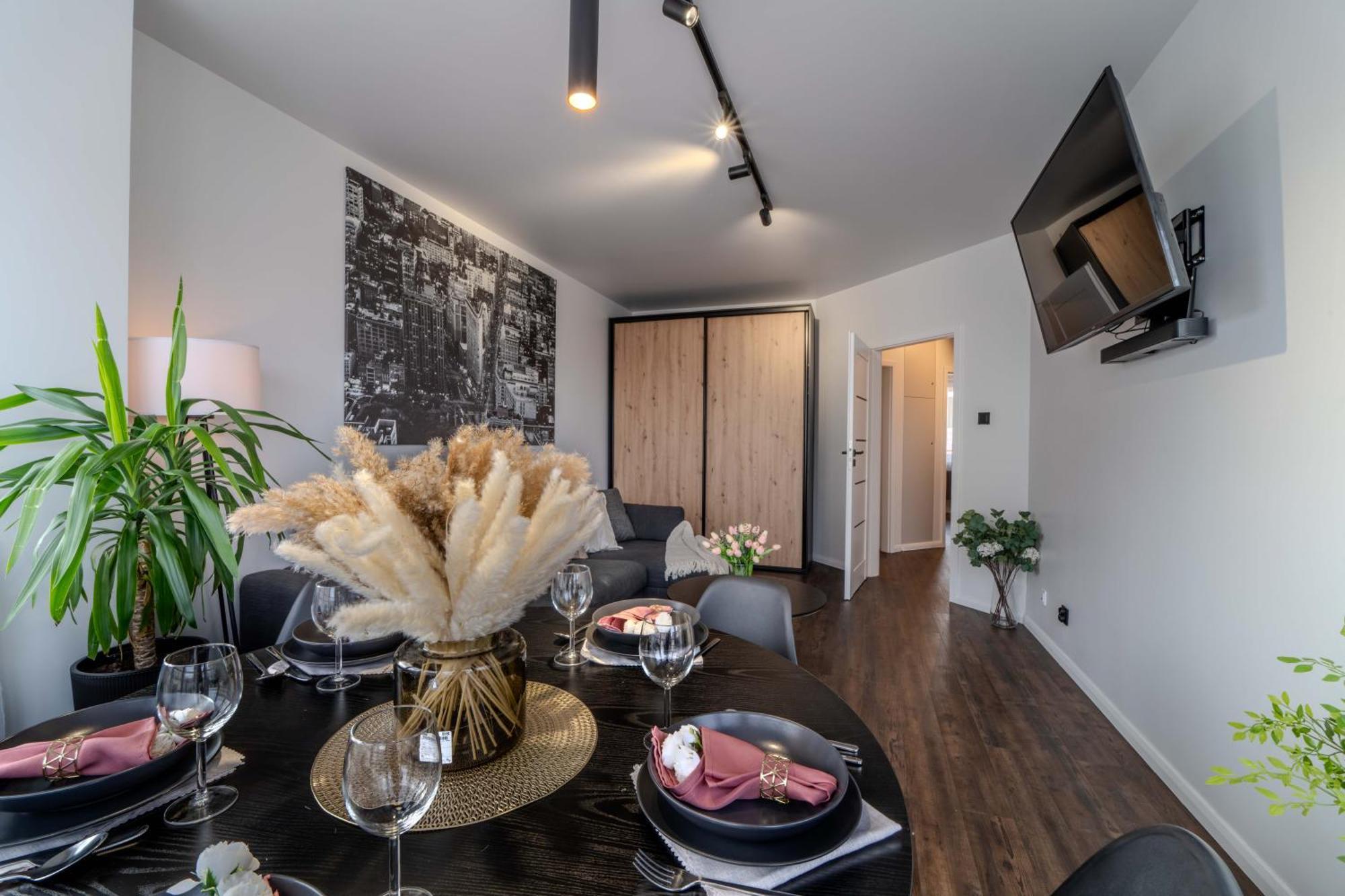 New Large Modern Apartment - City Center - 60M2 - Lift - Parking Wrocław Eksteriør bilde